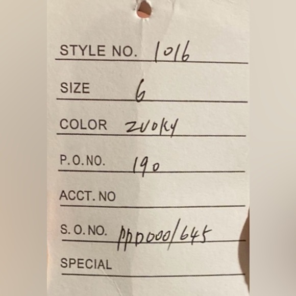 Ivory Private Label satin a-line strapped wedding gown - Picture 9 of 9